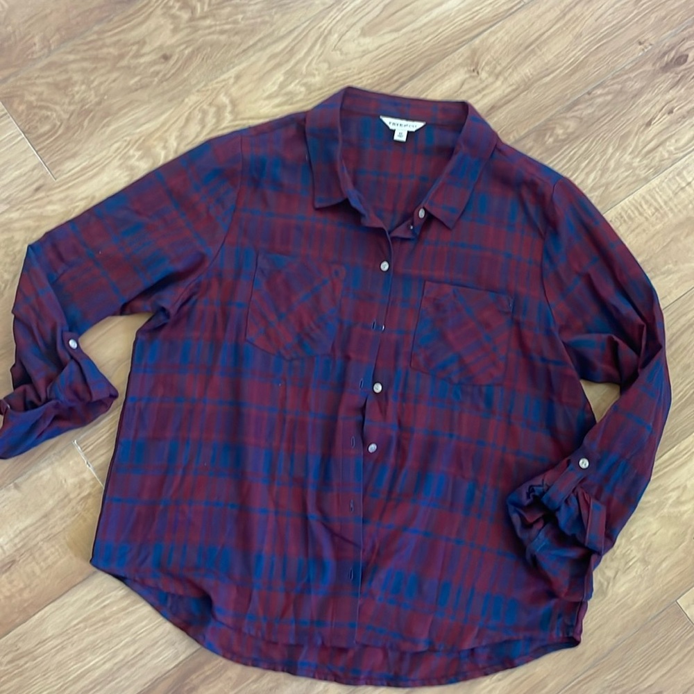 NWOT Frye & Co Maroon Button Down Plaid Shirt